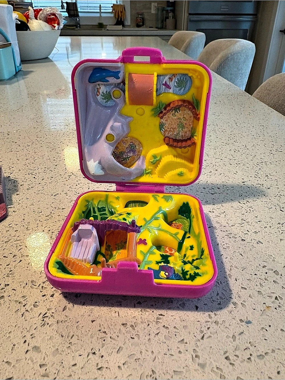 Polly Pocket Jungle Safari Compact Pink & Yellow